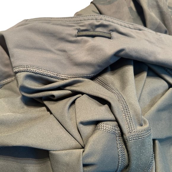 Lululemon Low Rise Cropped Camo Running Tights with Pockets Size 6 As New - Picture 4 of 5